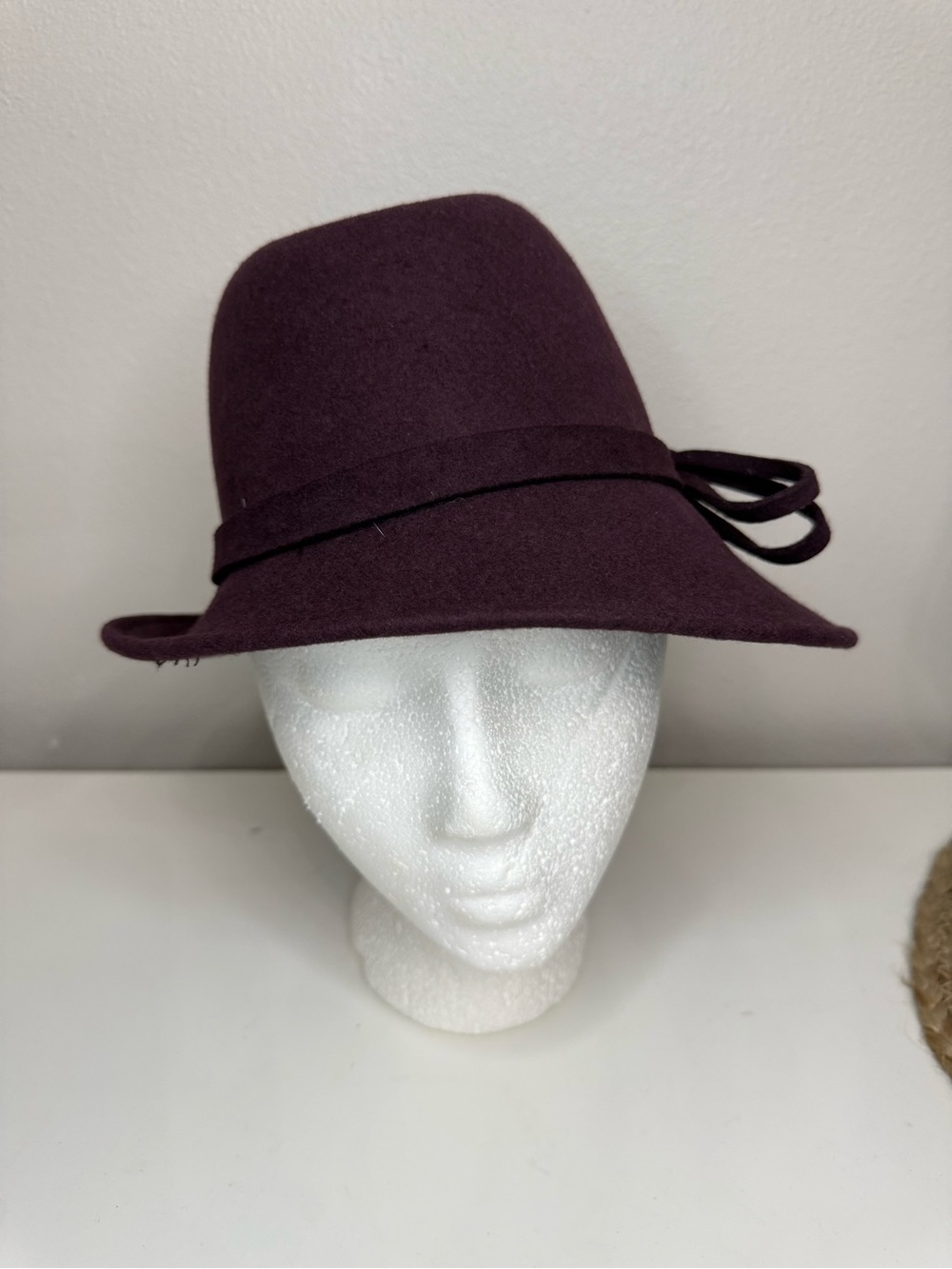 Wool Cloche Hat Bow Accent Wide Brim Vintage One Size Purple Plum Academia MCM - Picture 6 of 12